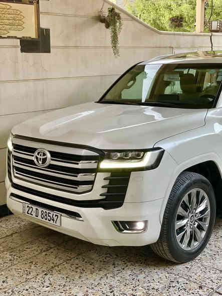 سلام عليكم للبيع لاندكروز 2023 
مكفول كفاله عام بعدهي عل وضع شركه 
شركة ساز  ضمان شركه 4 سنوات دامه كامله 
ماشي 27 الف رقم  أربيل بسمي 
فول  موصفات 
VX
كشنات امامي وخلفي كهرباي 
كشن ميموري 
راداره امامي 
صندوق كهرباي 
راداره خلفي 
شاشه جبير 
حساسات امامي وخلفي 
3شاشات 
كشنات تدفئه وتبريد 
وباقي موصفات VX ماعرف لاندكروز 
مكانه سياره شارع فلسطين 
‭0774 222 7955‬
