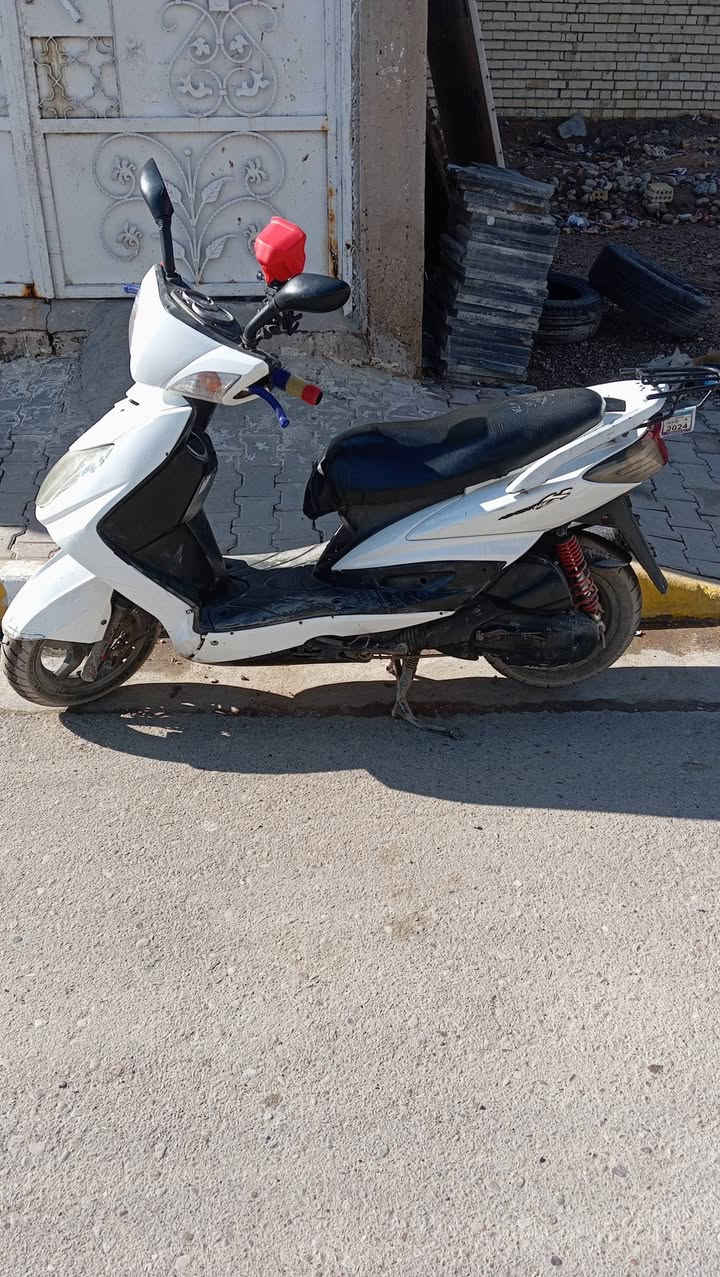 سكنس فحل دراجة نظيفة مرتبة بية شغلات بسيطة يحتاج ترتيب سعر /450/ او مراوس بدراجة يراني حسب القناعة
العنوان بغداد الحسينية قرب سوك الكبير 
رقم الهاتف /***********/ متواجد مازنجر واتساب
