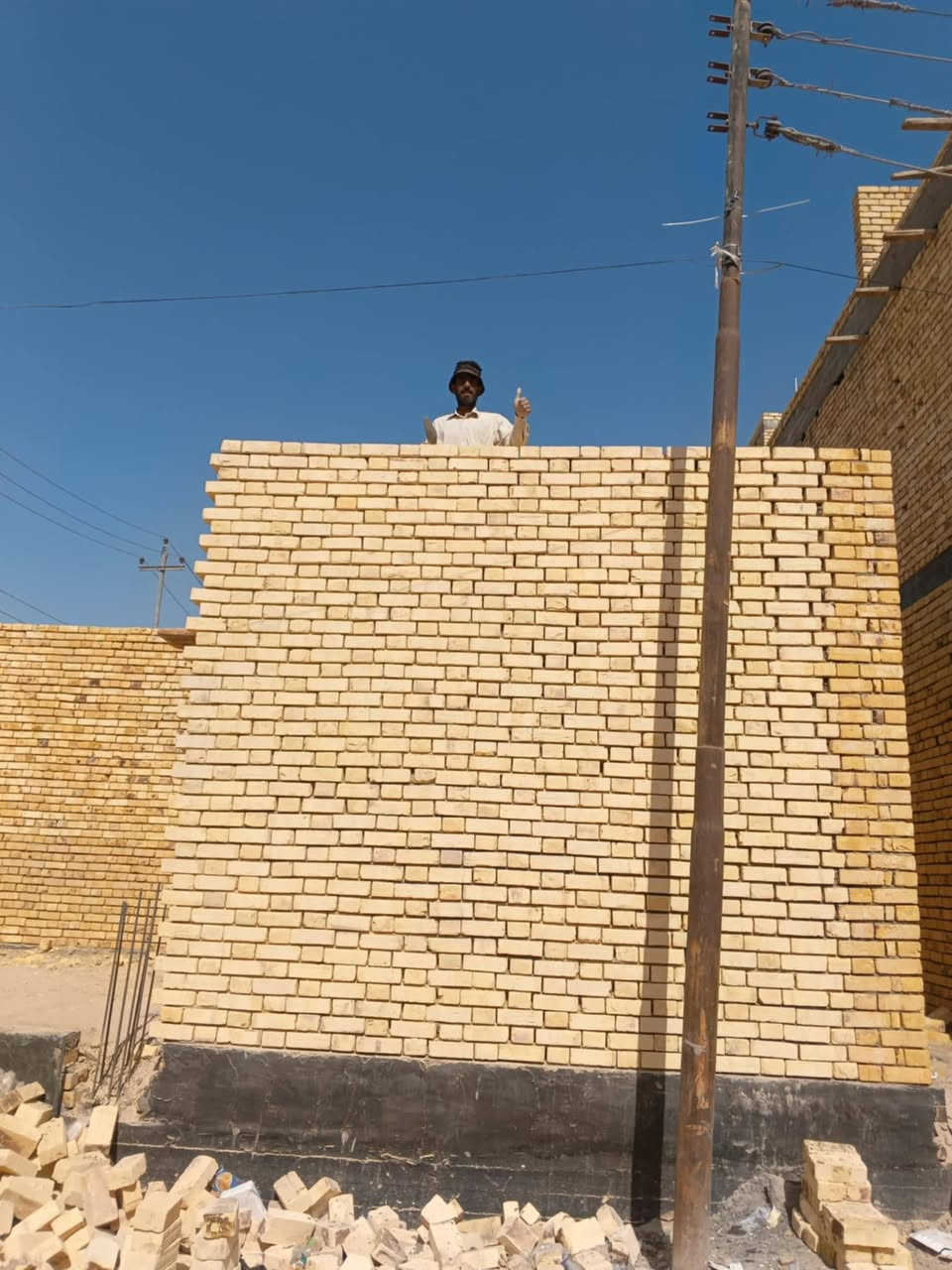 اللهم صل ع محمد وال محمد تم هذا البناء مواد وعمل بناء ابيوت هياكل وهذا رقمي ***********
