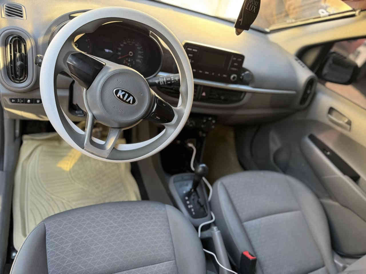 السلام عليكم لليبع كيا بيكانتو 2021 كلين بدون ضرر وصبغ رقم اربيل بدون نقص ماشية 70  تحويل مباشر 
سيارة ع وضع الشركة 
مكاني سامراء 
السعر 117 بي مجال بسيط 
***********
