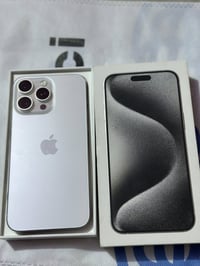 آيفون ١٥ برو ماكس • ٥١٢ • ابيض وكالة