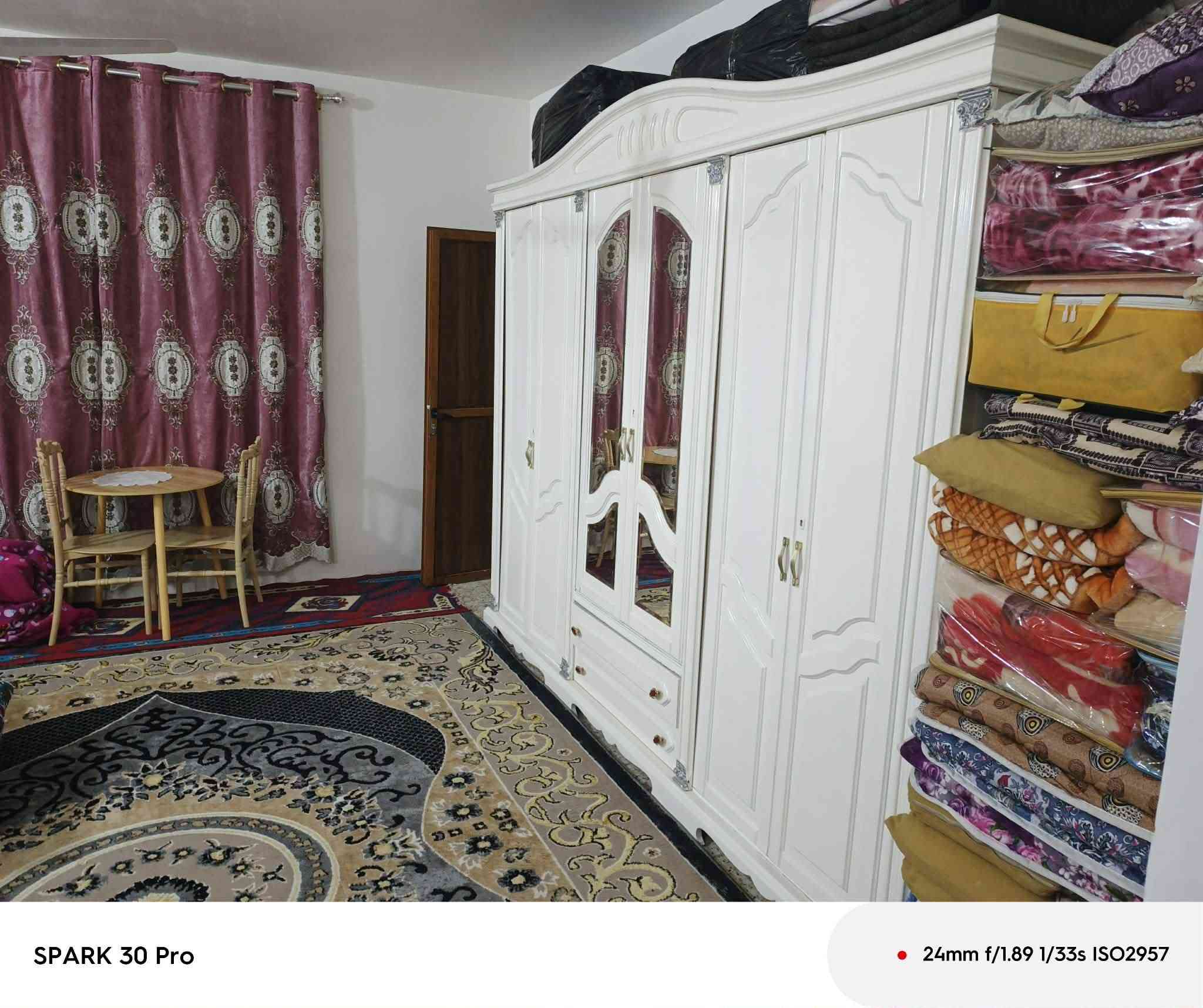 دار للبيع ١٠٠م مقابيل باب دخول المطار طابقين ٣غرف نوم ٣حمامات استقبال وصاله ومطبخ بناء طابوق اساس صب السقف صب سيراميك مرمر سطح مغلف ***********نجف مستعجل على بيعته اي استفسار اتصل
