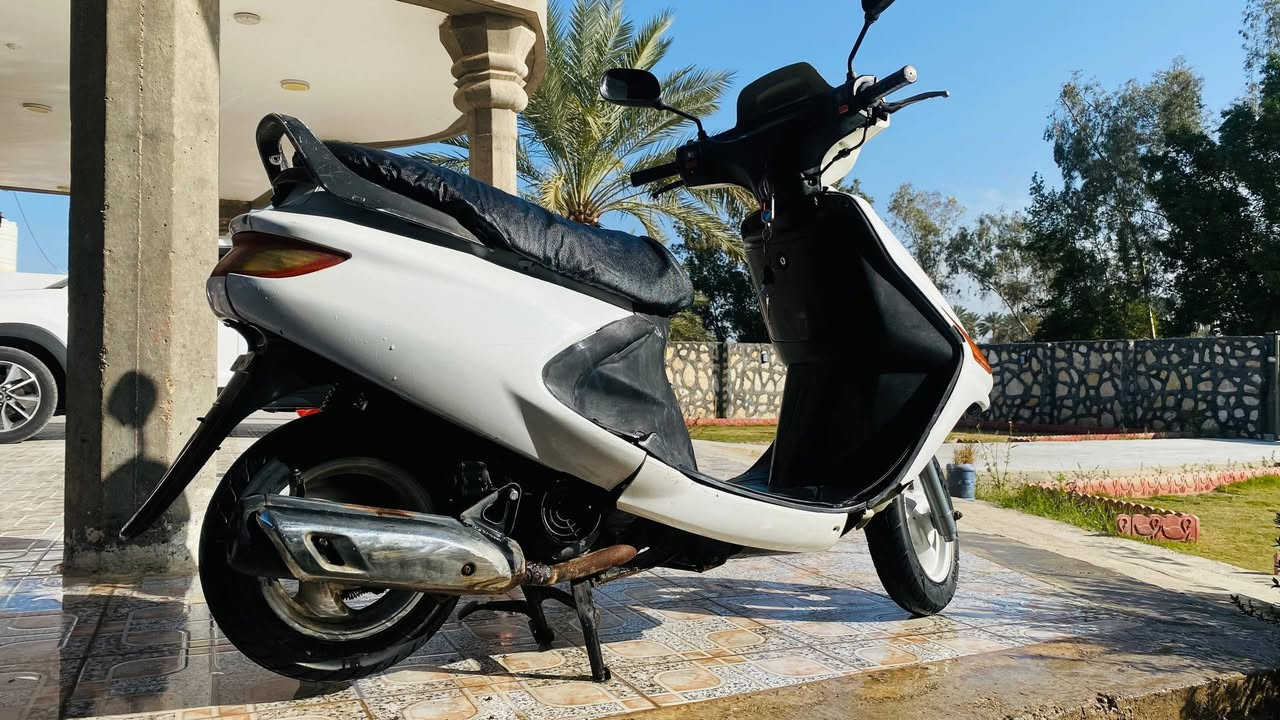 السلام عليكم للبيع فراشة كرستال          دبلات جدد تايرات جدد كهربائيات شغالة لايت عالي ناصي قفل جنطة بريكات السلف شغال بس يحتاجلهة باتري ونواقص بسيطة السعر 300 وبيهة مجال مكاني حلة بداية النيل       للاستفسار ***********
