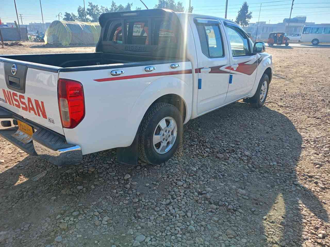 السلام عليكم بيكم نيفارا للبيع موديل 2010 سيارة جاهزة من أي نقص بيها قطعه وحدة صبغ  كير ومحرك جدد كير عادي تخم تاير جديد السعر 95 ورقة وبيها مجال العنوان واسط العزيزية الاتصال ع رقم الهاتف   ***********
