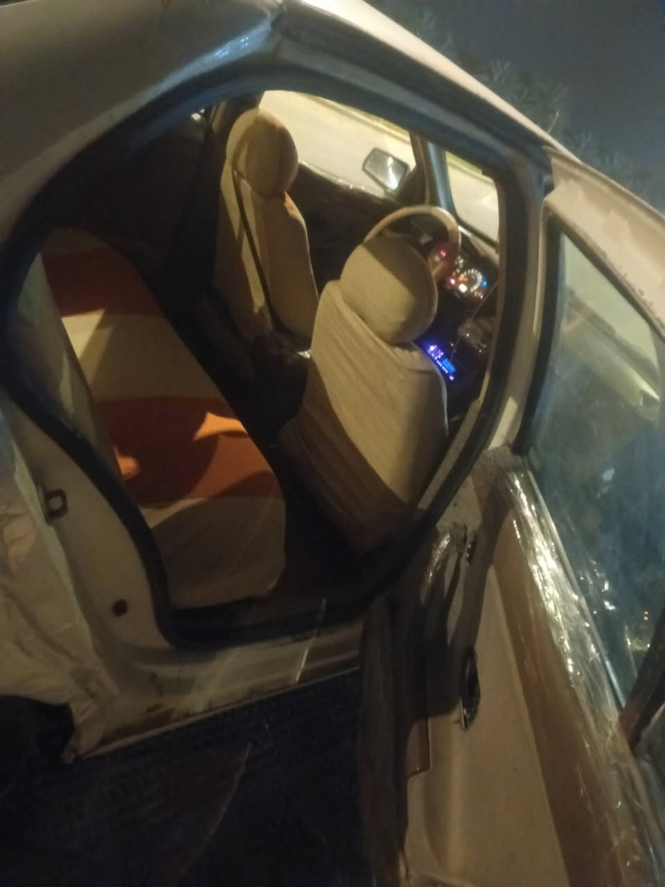سلام عليكم  سياره سمند ٢٠١٠ مكينه كير خير من الله  كهربياته حلوه حداديه وتخم تاير جدد منضومه ماي جديده  كلشي بيه شغال جاهزه  عندك دبل جه سايق تعبان والجنطه شويه يرادلهه تبديل سياره نضيفه واشر دهن يرادله تبديل تبريد شغال بس نقصه جوزه كمبريسر وين متريد ترايك مكانهه كربلاء
سياره راعيه موجود تحويل سنويه ساقطه ابيعهه جوه السوك سعرهه ٢٣ 
للاستفسار الاتصال على الرقم 
***********
