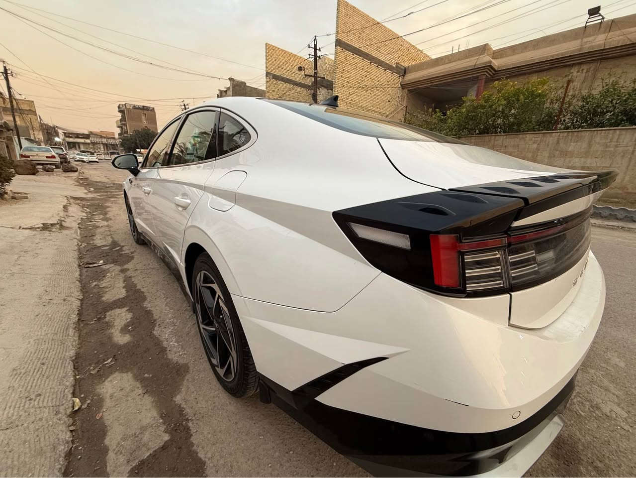 سوناتا 2024 
رقم بغداد 
مواصفات حساسات امامي وخلفي 
مري شفط بانوراما قطعتين تبريد 
مكينة 2400
ماشية ٢٦ الف كم 
السعر 235 
*********** بغداد, العراق
