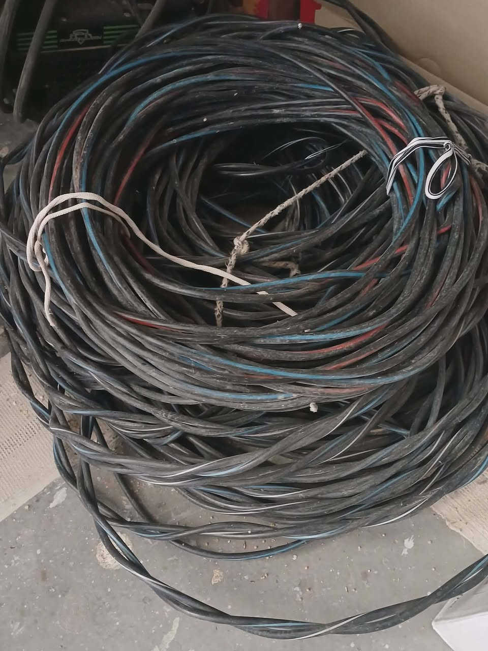 كيبل ظفيره للبيع قياس ١١٥ متر ٣ قطع صاير
تفاصيل ع خاص


**إذا كنت صاحب هذا الإعلان وتريد حذفه لأي سبب، رجاءا أرسل رسالة إلى الدعم الفني**