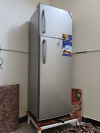 ثلاجه • مستعملة • فيها مجال