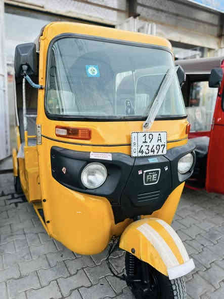 سلام عليكم تكتك 19طالعه ب20 رقم وسنويه تحويل ثاني يوم 
مكان كربلاء 
سعر سته ونص وبيه مجال

***********
