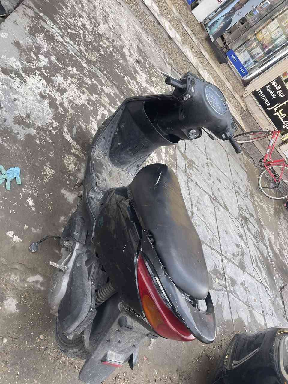 السلام عليكم عندي دراجه للبيع  سعره ٣٥٠ الف  *********** بغداد الحريه
