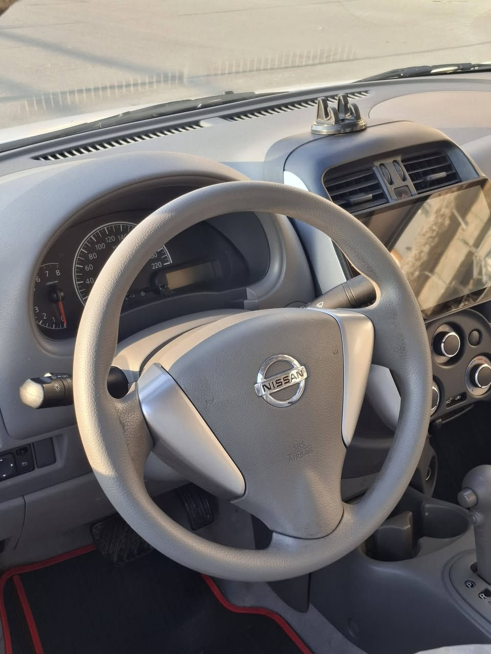 نيسان صني هندي 2024 للبيع
✅ مكفولة ️كفالة عامة فقط بيها كم رصعة بسيطة 
✅️ماشية 31الف
✅️شرط تحويل سنوية نفس اليوم 
✅️كير و محرك وكهربائيات كفالة 
✅️تاير جديد 
✅كامرة خلفية 
️✅️تبريد وتدفئة شرط
✅جامات امامي كهربائي
📍بغداد 
✅️السعر 126$ 
 تلفوني ***********
