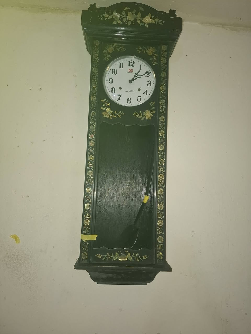 دراجة شحن مستعمله اسبوع السعر ٣٠٠ حجم 14فول موصفات بس عاطلةاعتقد بطاريه تفقد الشحن وساعه شغاله بس الجامة مكسورة ***********
