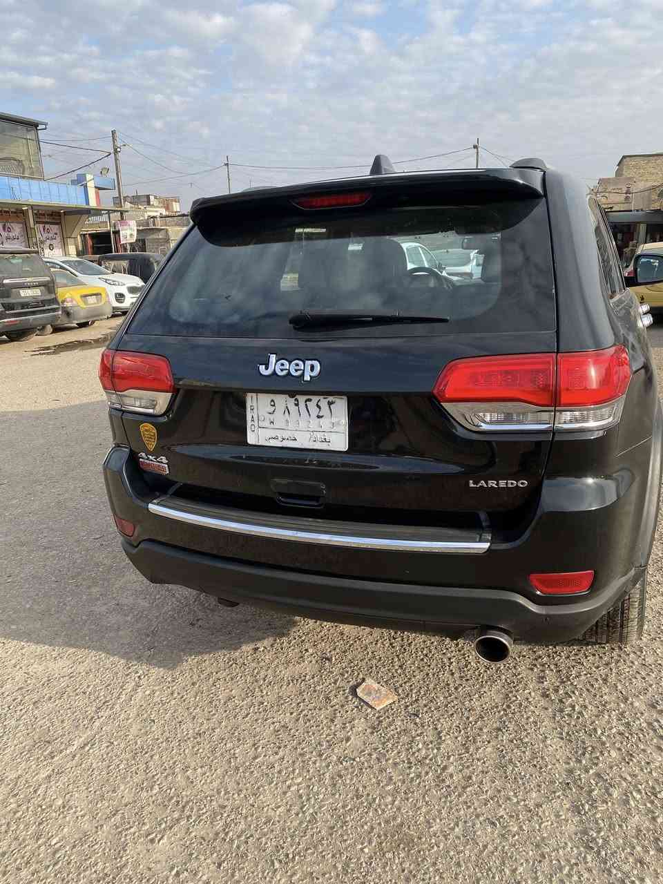 السلام عليكم سيارة جيب لاريدو مديل2014 شرح داخل مقطع الفديو سياره مو  جافيه شرط البيع سونار سعر 145 ورقه عنوان بغداد جميله شارع خير الله رقم الهاتف للأستفسار ***********
