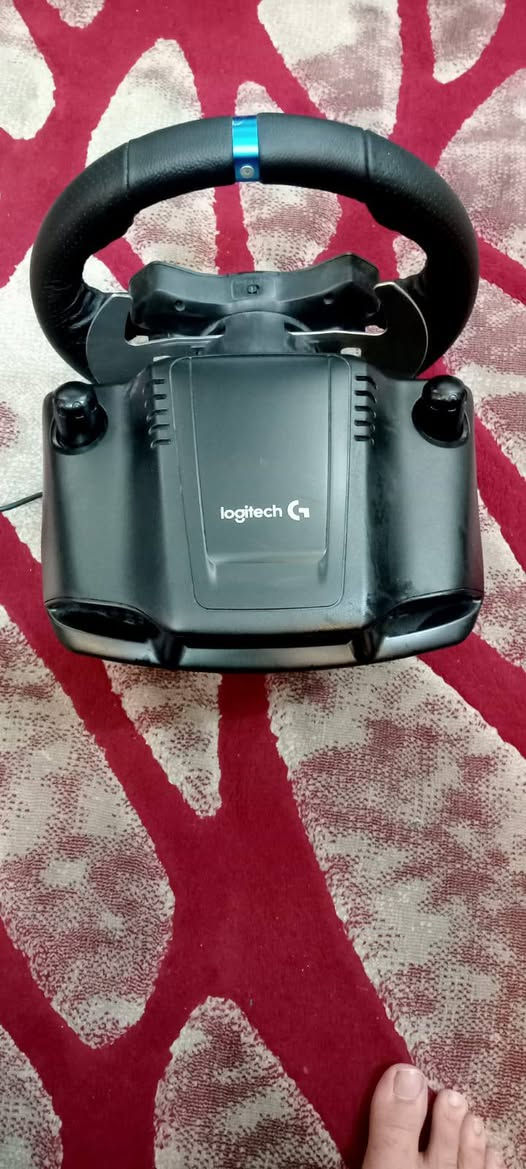 دركسون للبيع نظيف جدا استعمال قليل الكارتونة مضررة شويه يشتغل على ps3_ps4_pc السعر 250 و بي مجال للاستفسار ***********
