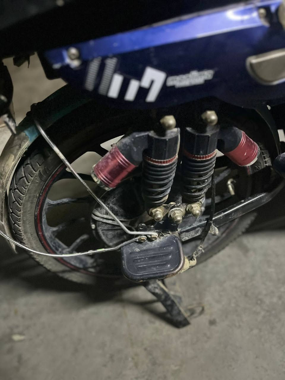 سلا عليكم
غراض دراجه شحن للبيع تفصيخ حجم عشرين

ويل امامي سعر10
ويل خلفي سعر 20
عقل سعر 15 جديد
ماشه سعر 15
سكان سعر 10
دبلات زوج سعر 5
ستان خلفي سعر 3
جاملاقات زوج جدد سعر3
هاذا رقمي متواجد فيس وتساب ***********
