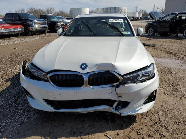 السلام عليكم 

             330i bmw 2023 
هايبرد سياره فول مواصفات ماشيه 23 الف الحادث مرفق بل صور مكاني بغداد حي القاهره الضباط اي استفسار هذا رقمي *********** 🌺
