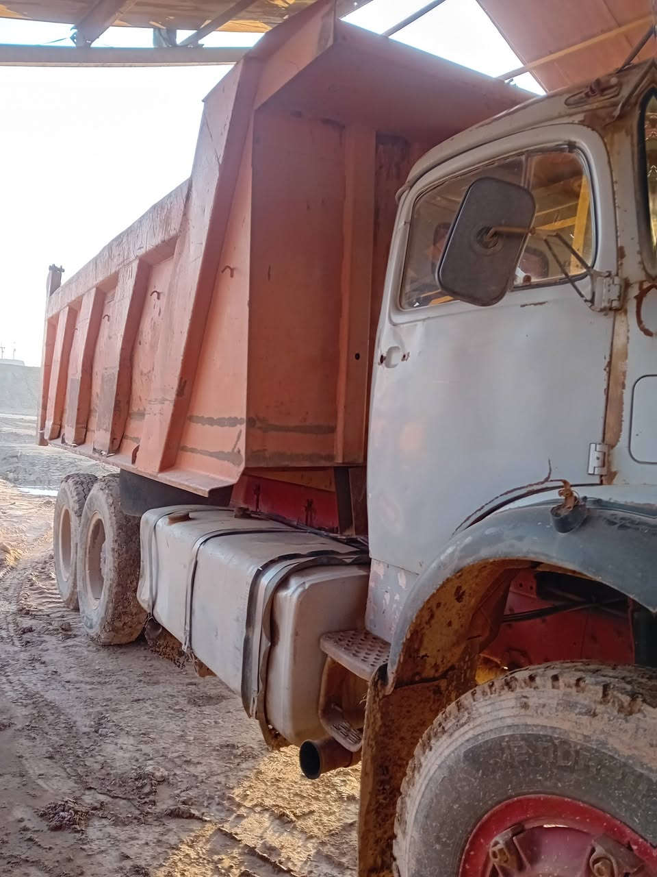 اسلام عليكم
قجمه موديل ٧٩ 
مجموعه مال مان جديده ابلاديه برغي ما مفتوح بيه شط شركه
شاصي امصلح فول 
مكينه خير من ألله 
كير 90 جديد 
سياره خير من الله يرادله تلحيضات بسيطه مال جناي 
السعر ١٧ او بيه مجال 
لاتصال ع الرقم تالي 
*********** 
اتصل أو بيك خير ودلل .
