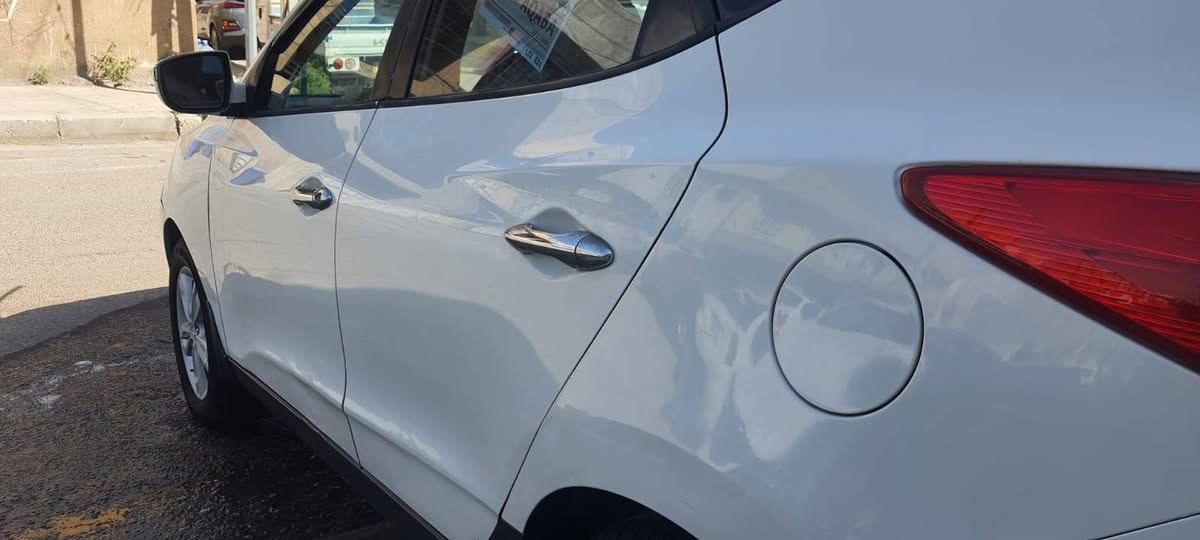 السلام عليكم
توكسان خليجي فول الفول 
بانوراما وفور ويل وكير ٦ نمر عادي واوتو 
كير مكينه وتبريد وصدر وتخم تاير جديد اي نقص مابيها بيها مكانات رش مو حادث سعرها ١٣٠ 
مكاني الكراده - للاتصال *********** 
اني فقط مكلف بالنشر
