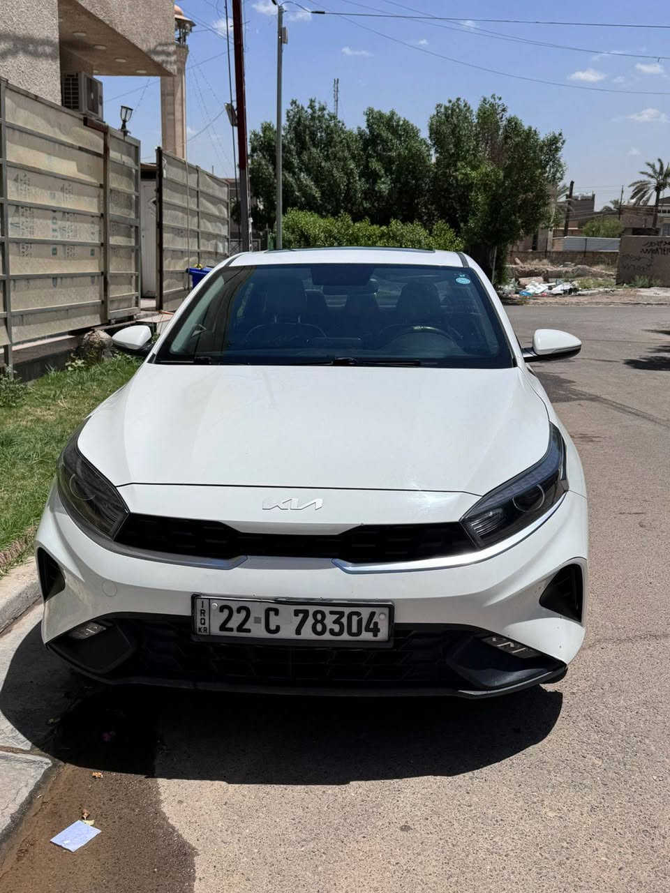 كيا سيراتو
موديل 2022 
وارد خليجي 

سيارة نضيفه 
شرط كير ومحرك مكفولات حدادية جديده تخم تأير جديد 

السيارة  نضيفه جدا 

مواصفات 
فتحت سقف سلايد 
تبريد امامي خلفي 

شاشه + كامره 
اشاير بلمري المري شفط 

حساس   

محرك 1600 دوش 
شرط كير ومحرك ع وضع الشركه 

بيه  فقط قبق الجنطه صبغ 
والباقي كفاله عامه من كلشي 

مكان السيارة بغداد الكرخ 

***********
