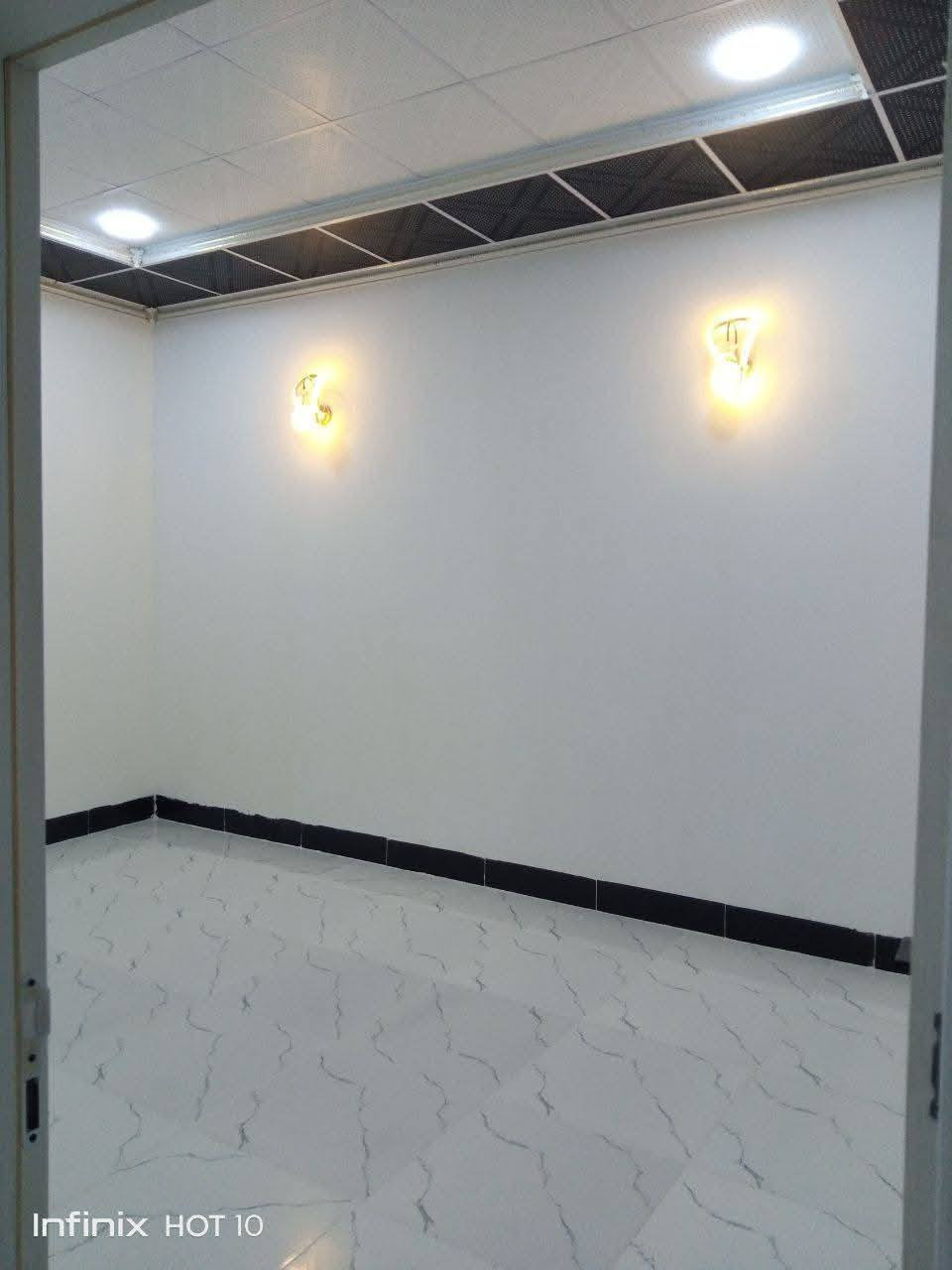 سلام عليكم بسعر مناسب للبيع بيتين كل بيت مساحه 100متر جديد صفر مامسكون فول سراميك نضام تبريد مركزي واجة فلين تركي ابواب تركي عنوان كركوك حي بدر قرب جسر المعارض السعر 39بي مجال للاستفسار الاتصال على  ***********
