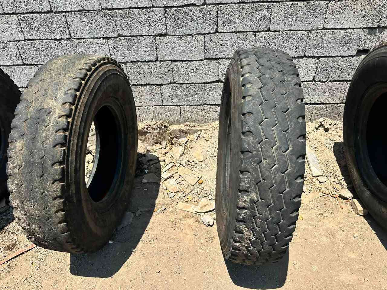 سبعه زواج تايرات للبيع  لزوج 75 لف مكاني جرف نداف ***********
