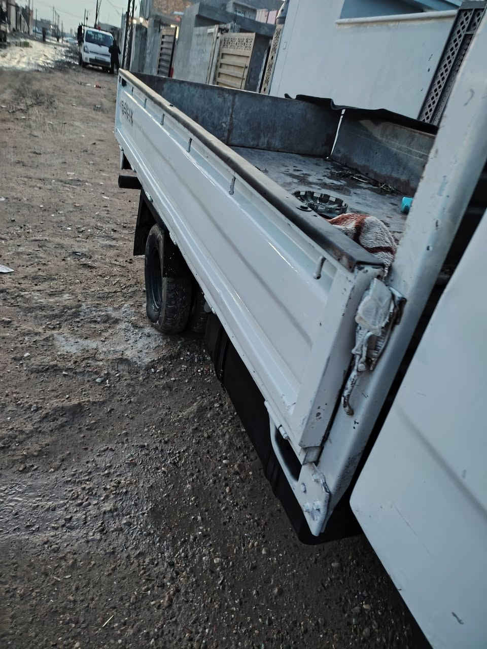 ام عيون للبيع
موديل 2002 قماره كلب

***********
