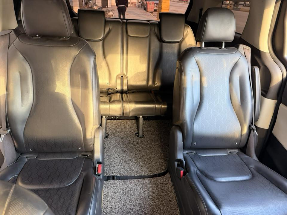 السلام عليكم
Kia Carnival  كيا كرنفال
موديل 2022 بانزين فقط وارد امريكي 
الفئه KALIDY
الموصفات 

ماشية 100 الف كيلو 
مكينه 6 سلندر vvt
1.بصمة أبواب
2. شاشة
3. تحديد مسار
4.كشنات جلد vib
5.بصمة
7 .لد نهاري
 8. حساسات لايتات
9. بيبان كهرباء 
10. رادارات 
11. كشافات
12. لايتات لد 
13. مانع تصادم
14. ثلاث قطع تبريد وتبريد مركزي
15. هند بريك بصمه  
17. مراقبة نعاس السايق
18. وضعيات قياده 5 سبورت إيكو نورمال سمارت 
19.مثبت سرعه
20. تحكم ستيرن 
وبعد بيهه هواي موصفات

سياره موجود كربلاء الهندية
السعر المطلوب 260
……. 
اتصال على الارقام التاليه 
……
السياره مرقمه اربيل  
………..
صور الحادث مرفق ويه الصور 

………
السياره بدون دواخل بدون ايرباك 
حادث جاملغ واشويه من البنيد نفسهن راجعات

……
وتساب او اتصال 
‏‭
***********
