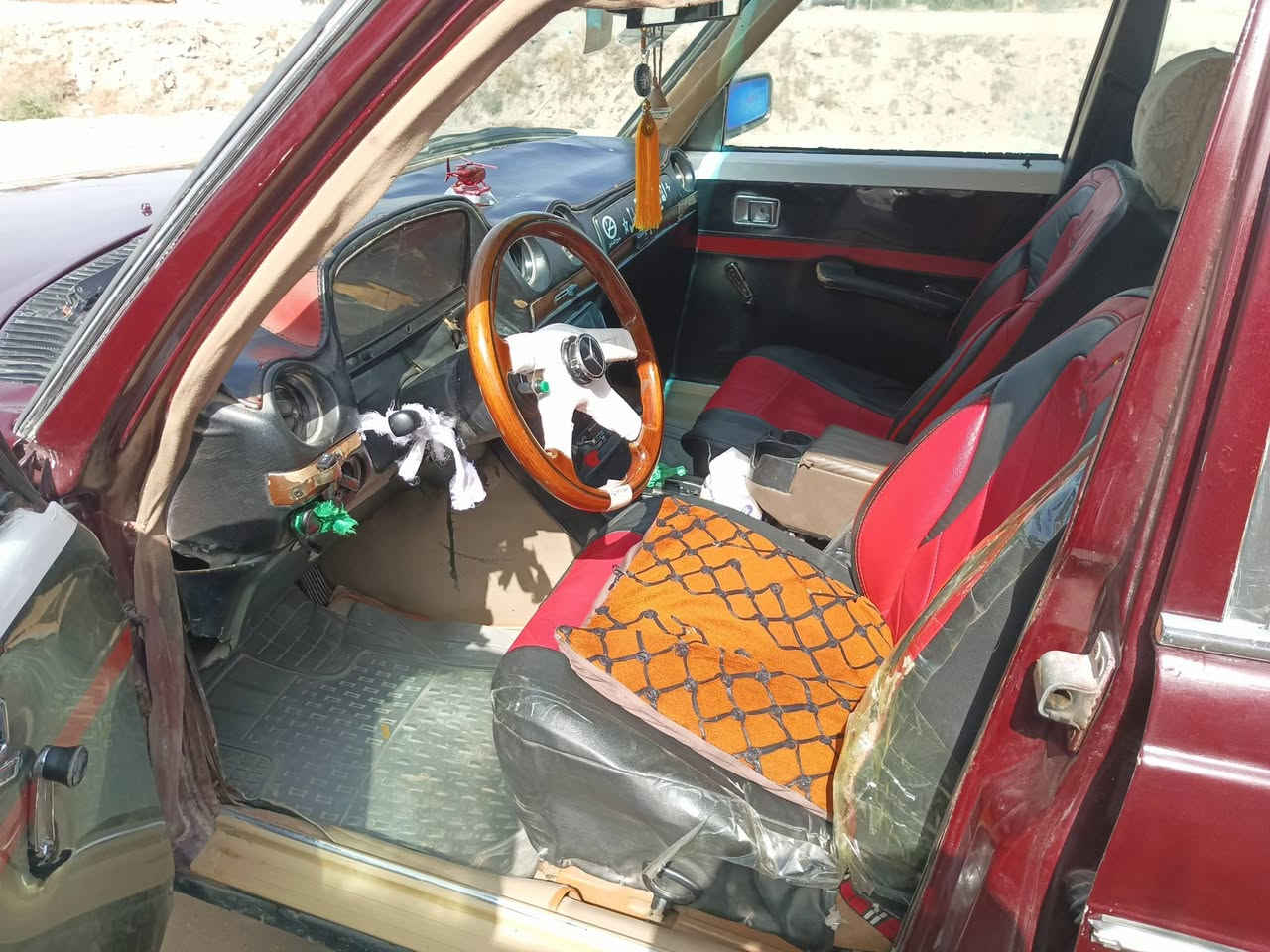 سياره مارسدس موديل ٨٤ أبو جحيل سنويه ٢٧ تنتهي 
راعيه بكرمة بني اسعيد سنويه بسمه أسعر ٥٠ بيه مجال صاحب 
السنوية يريد تحويل تجي وتقابل وي صاحب السنوية 
***********
***********
تجي وشوف السيارة وتقتنع بيه وبيك خير وتدلل وكلشي سهل أن شاء الله
