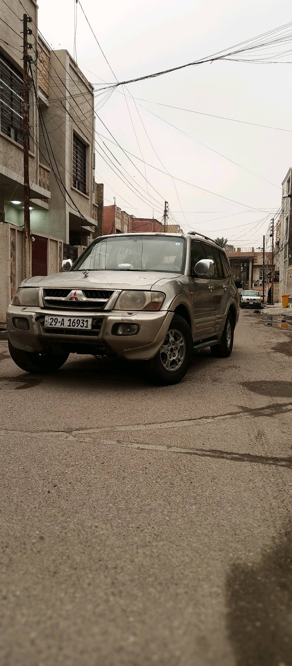 باجيرو موديل 2002رقم دولي باسمي محرك 3500 سبعه راكب ثلاث قطع تبريد مري شفط شاشه اندرويد تخم تايرات جديد فور ويل كامرة خلفية بيه جاملغ بصف السائق بدون حادث مكانهه بغداد الحسينيه السعر 85 وبيه مجال الرقم ***********