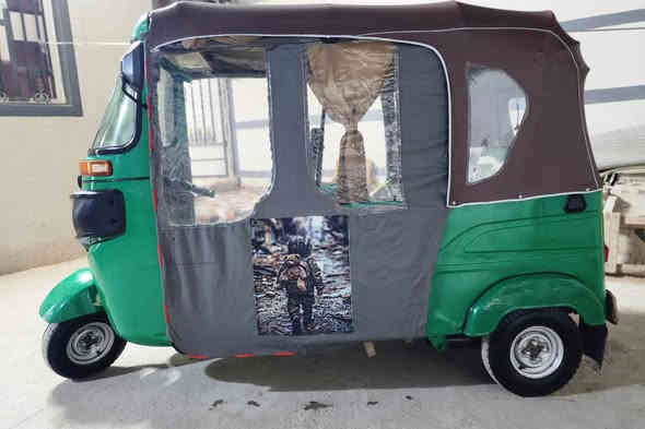 سلام عليكم شباب تكتك للبيع مديل 2022شهر ال12 رقم وسنويه نكليزي تكتك جاهزه نكره سلف كهرباءيات كله شقاله تخم تاير جبلي كاعيات ودوشمه  مسجل بلتوث مكينه وكشره كفاله عامه تكتك مكاني البصره وهاذه رقمي ***********
والسعر 9100وبيه مجال للطيبين
