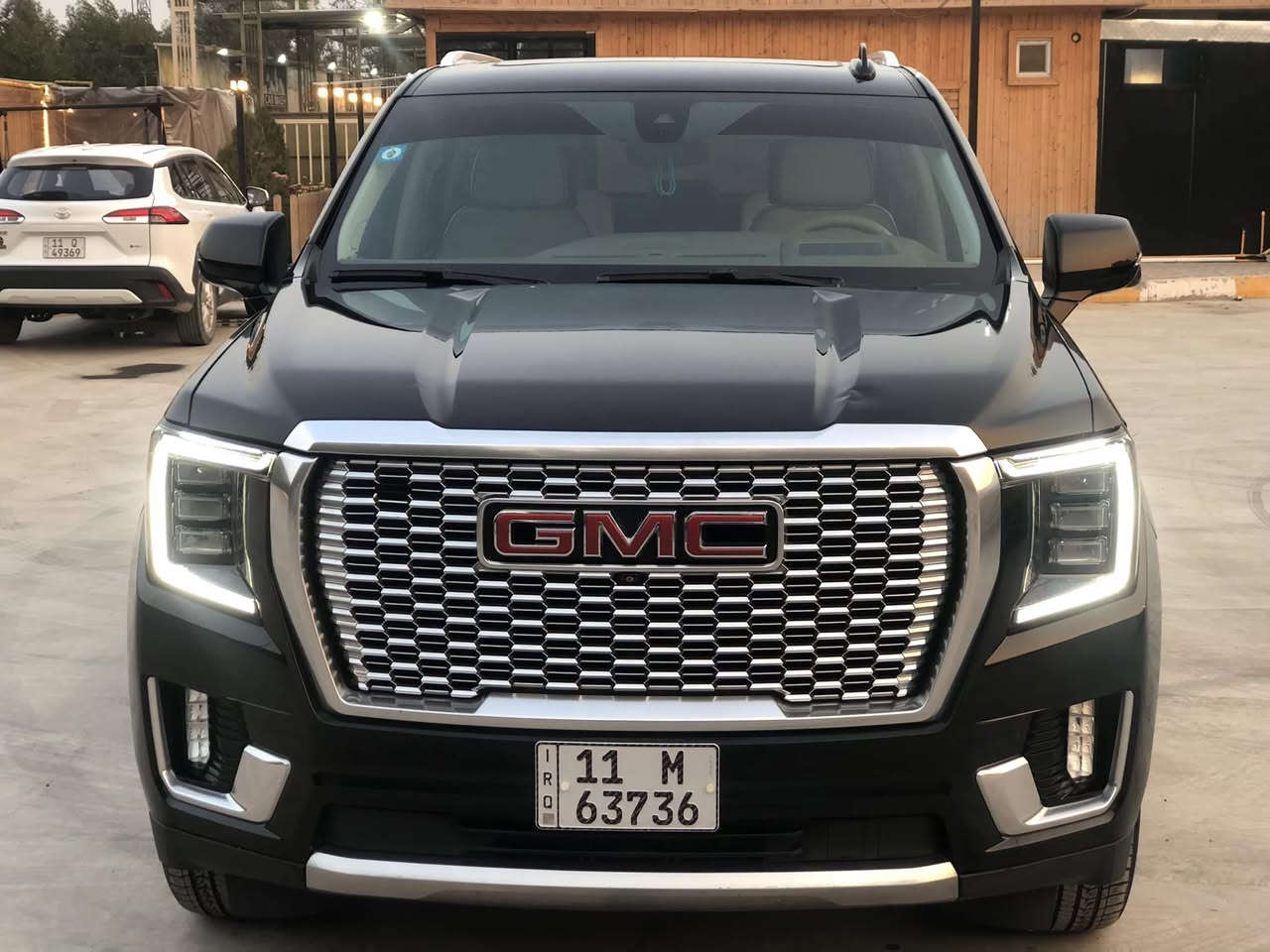 السلام عليكم 
للبيع فقط…
GMC DENALI 2021 فول مواصفات 
رقم بغداد بأسمي وارد امريكي بدون اي ضرر فقط داخله تقرير غرق وشغاله 
بأمريكا ع ايدي السياره 
ماشيه 69 الف كيلو متر 
مواصفات 
فتحه 
بصمه 
شاشه
رادارات
كشن هزاز وجلد وكهرباء وتبريد وتدفئة
صندوق كهرباء 
ويل 22 كروم 
السياره جديده وخاليه من كل نقص
السعر 47 الف وبيه مجال مرتب للشراي
للاستفسار ***********
مكان السياره بغداد زيونه
