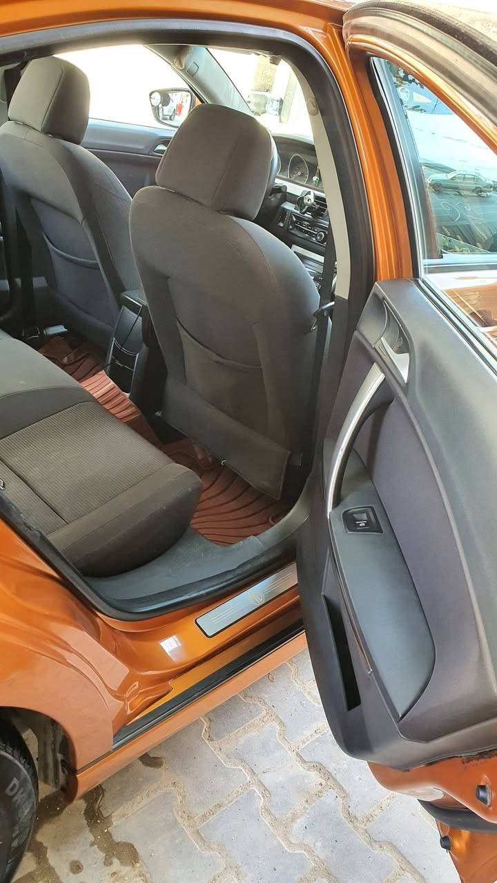 Mg6 موديل 2014 
سياره نظيفه وحلوه رقمها بغداد مشروع وطني بأسمي مكينه وگير كورلا نحله 1.8 بيها بعض نواقص تنزل من سعر السياره .
سعرها 63$ . *********** واتساب راسلني وتدلل.
