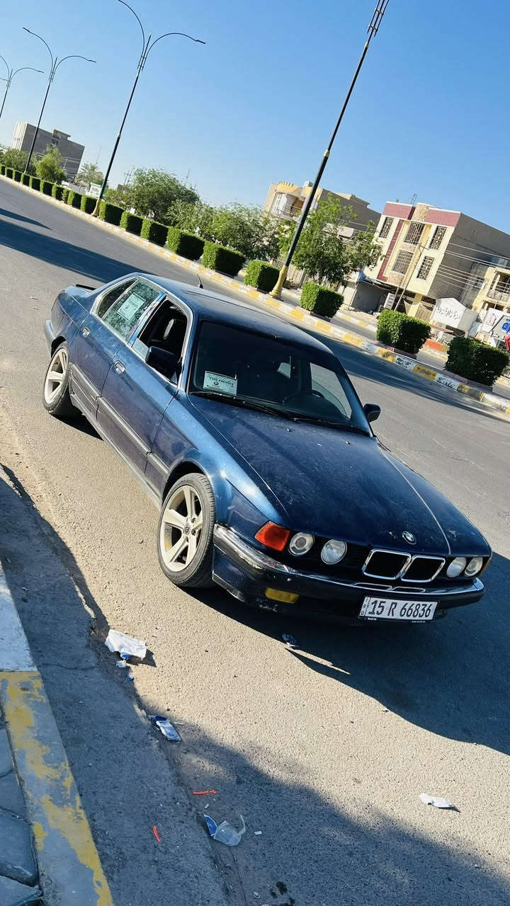 سلام عليكم BMWموديل 1991 735اصل سنويه ل29 كير ومكينه بشرط صدر جديد سياره بلاديه بدون ضربه دبل ايرباك غرفه جديده نفس ما موضح بل فديو وسياره ما غاسلها مكان الانبار خالدية السعر 50 وبيها مجال لشراي يتصل ***********
