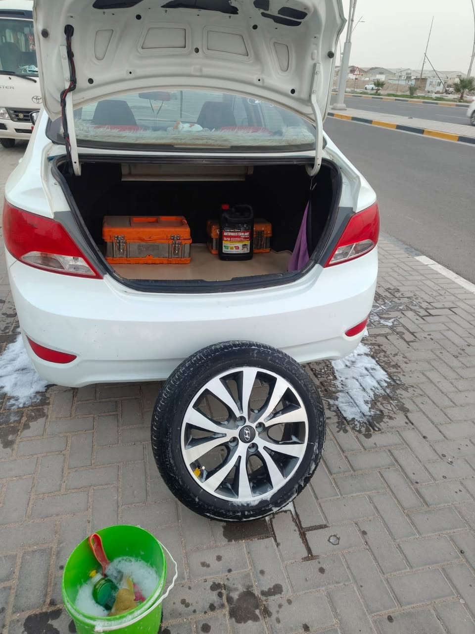 السلام عليكم شباب سياره كسنت موديل 2016خليجي كفالة من صبع وتبديل بس بيه بارد بل جاملق مالي سياره رقم بصره سنويه 27 سعر 105       ***********
