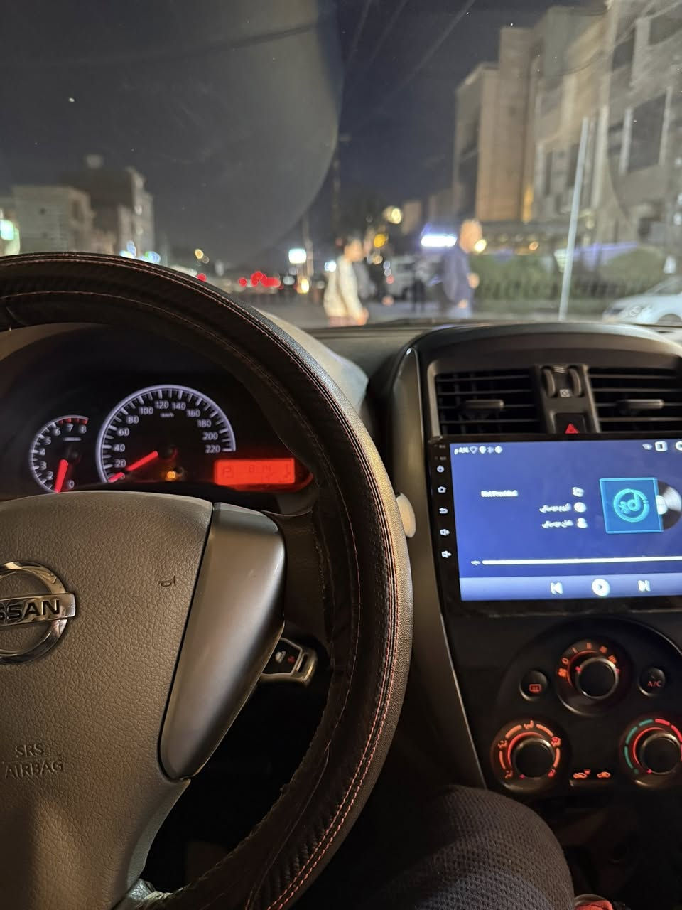 نيسان سني خليجي هندي 2019 سياره صدر حداديه جديد  شاشه. السياره فقط بيها بارد ثنين اقل من شبر السعر 100 ***********
