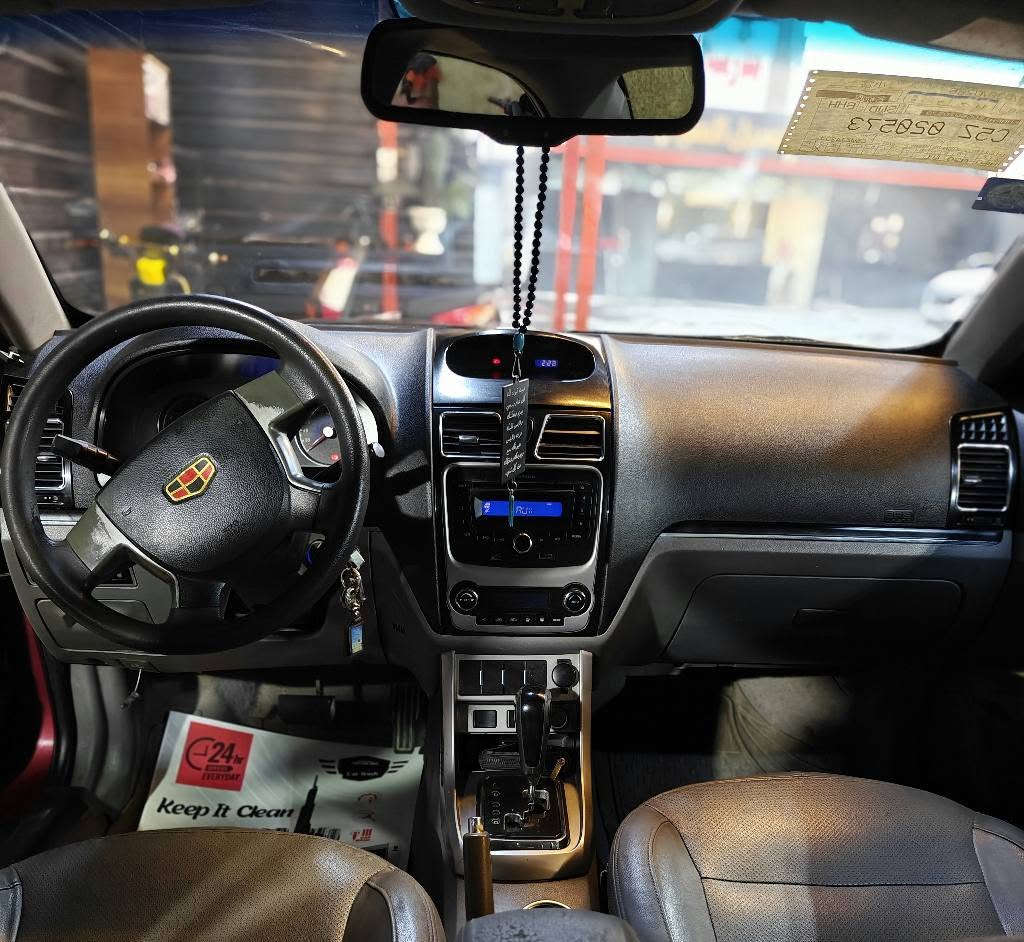 🚗 للبيع: جيلي إمجراند EC7 (أوتوماتيك) – نظيفة جداً ومداراة 🚗
اللون: ماروني مميز
السيارة: كهربائيات كاملة وشغالة 100%، والسيارة نظيفة وتجي تشوفها بعينك وتقتنع.
🔹 المواصفات والإضافات:
البودي: السيارة ملايحها لا معجون ولا صبغ (صبغ بلاد) بس بي جراد قليل 
المحرك والكير: الكير والمكينة بلادي ونظيفات جداً وما مستبدل بيهم أي شي، والسيارة مداريها من كل النواحي.
الإضاءة: بيها زنون على العدسة بعده تحت الضمان.
منظومة الغاز: شاد الهة منظومة غاز جديدة (صارلها أقل من شهر) وبضمان لمدة سنة كاملة مع كرت الصيانة مالتها. السيارة تشتغل بنزين وغاز (تحويل بـ دكمة).
🔹 العطلات والملاحظات (للأمانة والمصداقية):
السيارة بيها عطلين بسيطين فقط وما يأثرون على مشي السيارة:
صوّت دراين شفت الأيمن (يطلع صوت من تمشي).
ماطور المي مال زراكات الجامات عاطل.
المكان بغداد والرقم هم بغداد الي يحب يجي يشوف بعينك أحكم من كل شي.
للتواصل والاستفسار: [***********] بغداد, العراق
