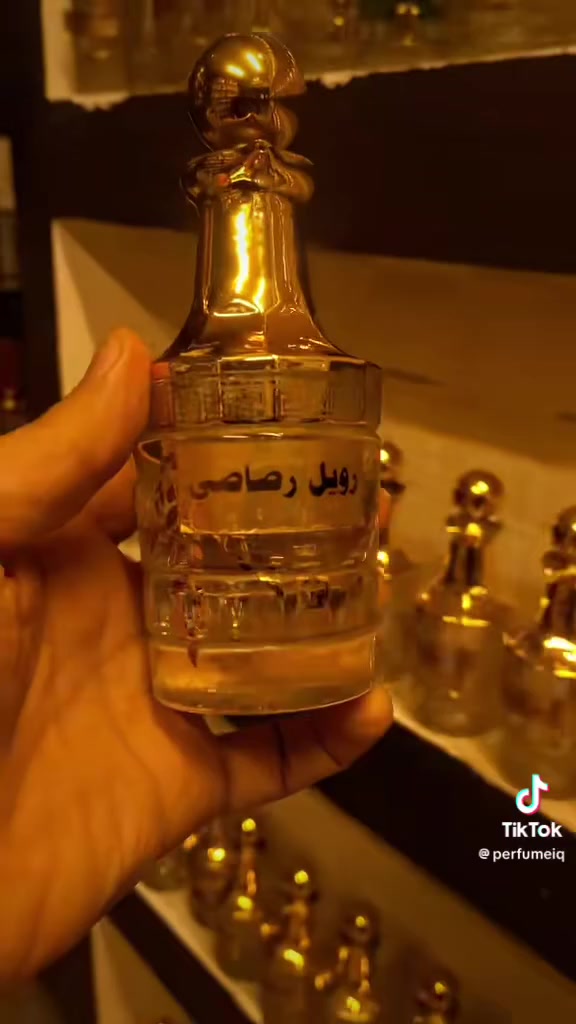 عطر رويال   ROAYAl
 الرصاصي المركز    لذلك مع عطور الرصاصي كن ذو شخصية فريده و متميزه
عطر خشبي - أروماتك للرجال
 مقدمة العطر زهور إبره الراعي و الخزامي 
قلب العطر القرفه و أخشاب الأرز، 
قاعدة العطر تتكون من الباتشولي, الطحالب, العنبر و المسك.   #fayrouza_perfumes #منطقة_المعلمين #توصيل_بغداد #تعطير_السيارة #عطور_مركزة #ديكور_منزلي #بغداد #اناقة


**إذا كنت صاحب هذا الإعلان وتريد حذفه لأي سبب، رجاءا أرسل رسالة إلى الدعم الفني**