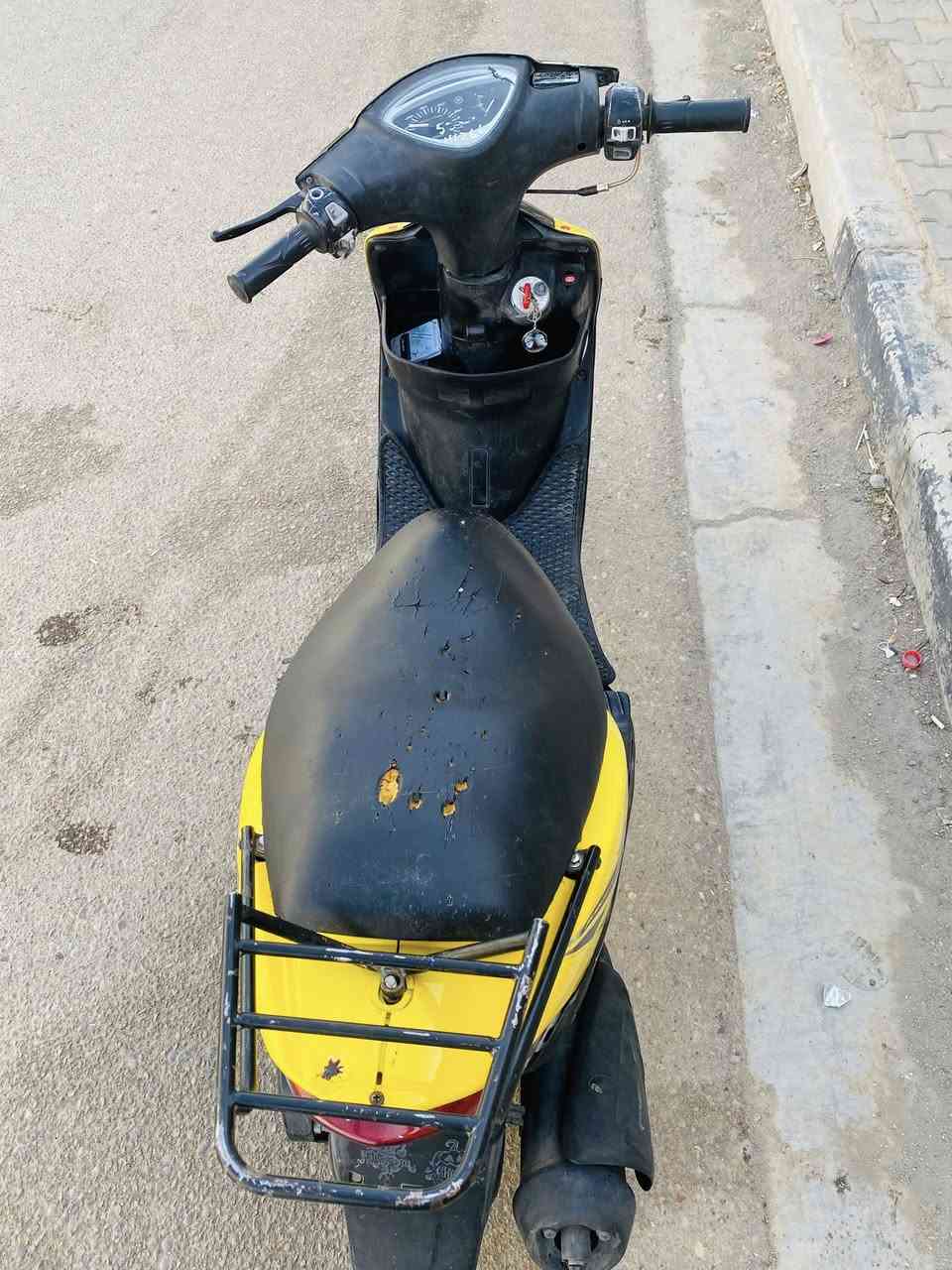 سلام عليكم عدله للبيع. (كفاله)مال رنبه دراجه وكلها ختم واحد حته جنطه دراجه جاهزه ومكفوله وكلها شغاله وكلها علا وضع لبلاد دراجه يراد الها فقط غسل دراجه مال جناي مطلعها حاويه مكاني البصره قضاء المدينه متواجد ع الواتساب ***********
