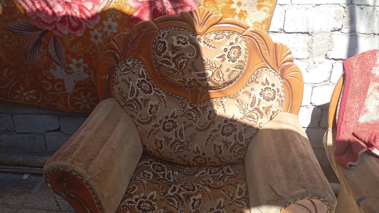 سلام عليكم مكلفة بنشر اغراض بيت للبيع تخم اخضر سعره 30وتخم جوزي 25 وجربايه 40 وبيهن مجال الي اريدهن يتصل على هذا رقم *********** مكاني حله شارع 80
