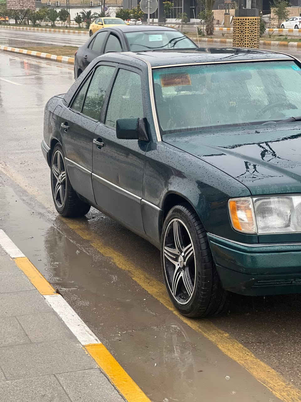 السلام عليكم 
مارسيدس دب بيبي شبح بلاد موديل 95 محرك بلاد خراطيم 6 سلندر 
رقم بغداد انگليزي باسمي اللون زيتوني سياره نظيفه وجاهزه 
حداديه جديده تخم تاير جديد ويل كب جديد 
كشنات جلد كهرباء 
دواخل بيجي
فتحه قماره شغاله 
مرايات كهرباء 
السعر، 85
العنوان ناصريه مركز


**إذا كنت صاحب هذا الإعلان وتريد حذفه لأي سبب، رجاءا أرسل رسالة إلى الدعم الفني**