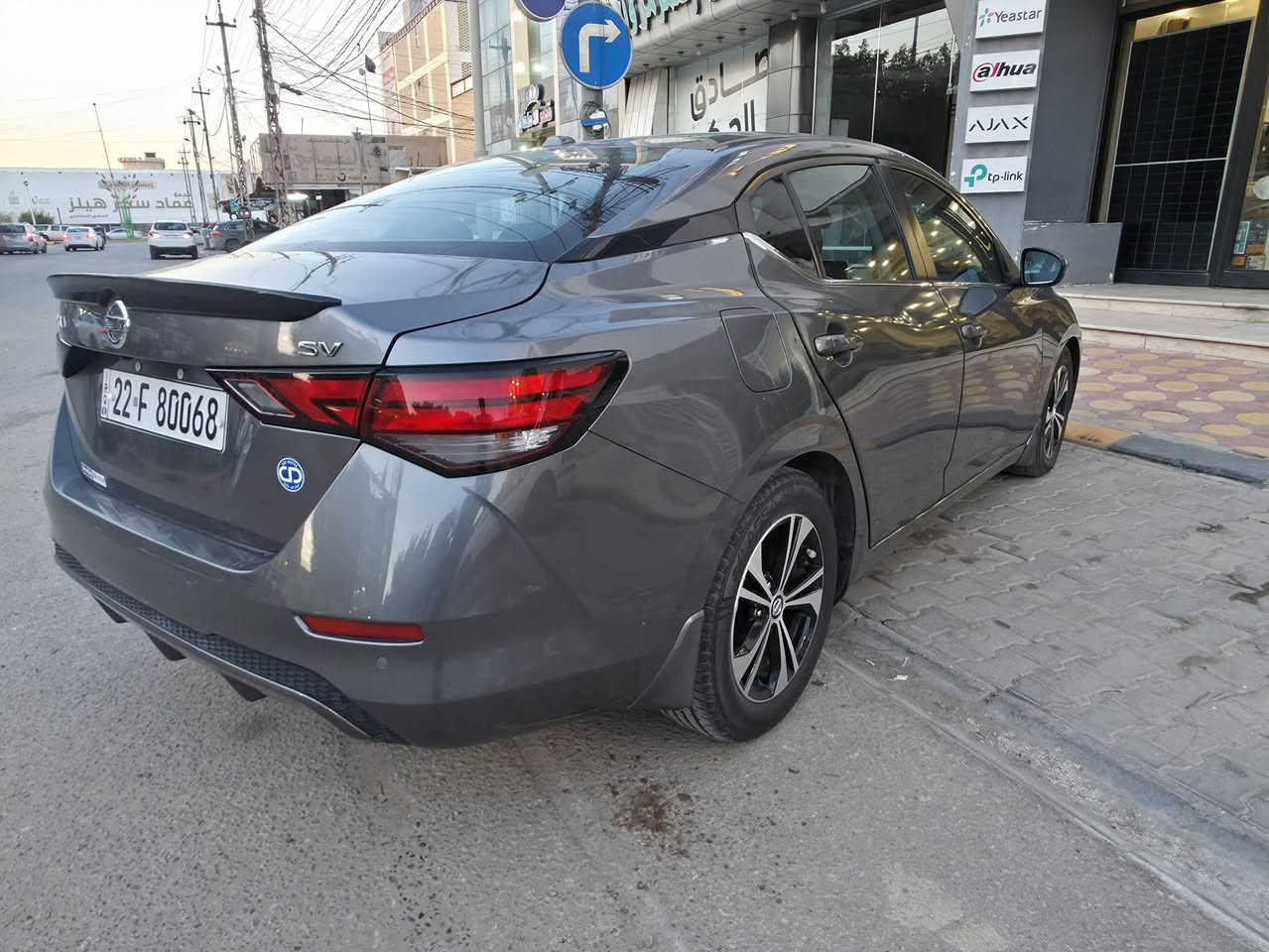 نيسان سنترا وارد موديل 2022 (SV)
سيارة بأسمي جديدة 
 عليهه تغليف عازل صوت وحرارة ناشر صوره
عليهه عازل حرارة للزجاج
حادثة مال اميركا الجاملغ الخلفي
بيهه تعديل بي دي ار جاملغ امامي قليل بدون صبغ مثل ما مأسر عليهن 
يجي وياهه سستم صوت JBL 
بعده ما مشدود 
ماشية 43000 ميل قابل للزيادة 
السيارة عايشة عالبانزين المحسن والسوبر ودهنه كله موبل 1 

سعره 145 ورقة 

***********
