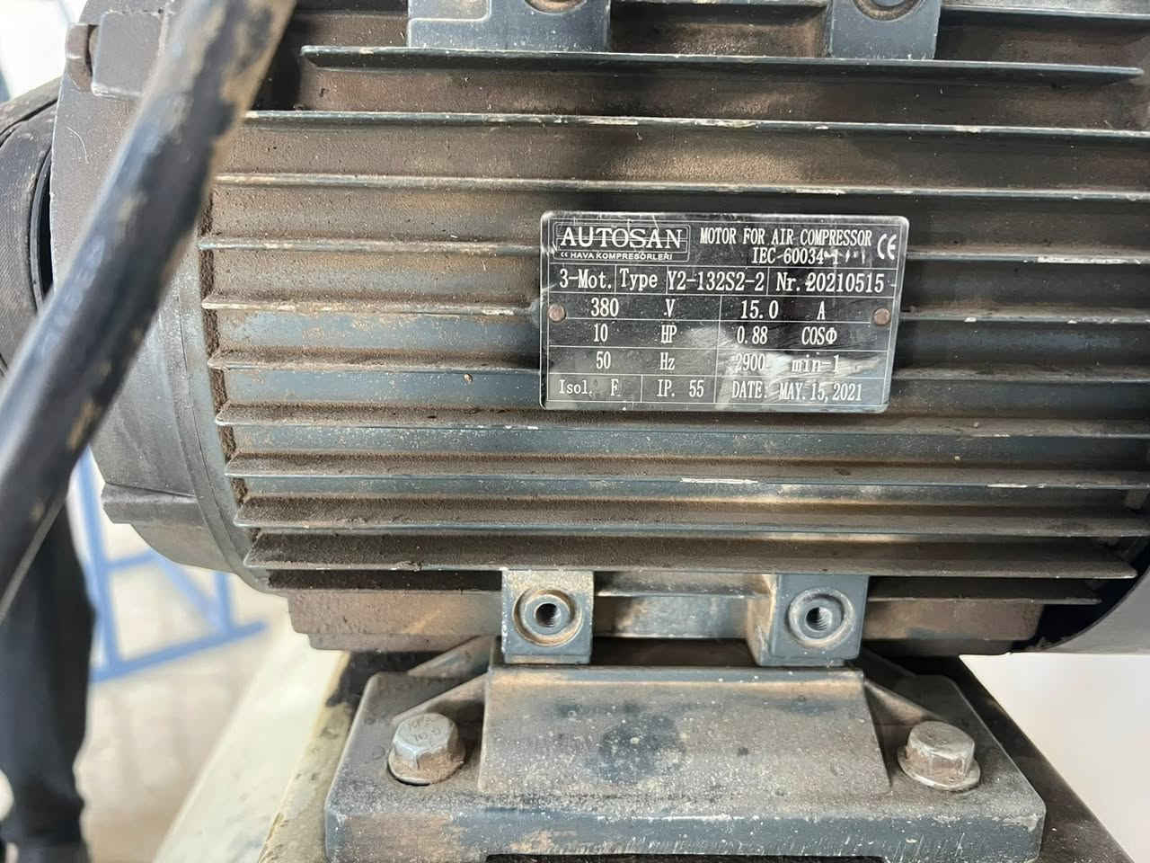 كمبريسر هواء سعه 1000لتر 
نوعيه ممتازه 3فيز جديد مسعمل شي قليل حيل السعر 850 الف وبي مجال 
للستفسار الاتصال ***********
***********

