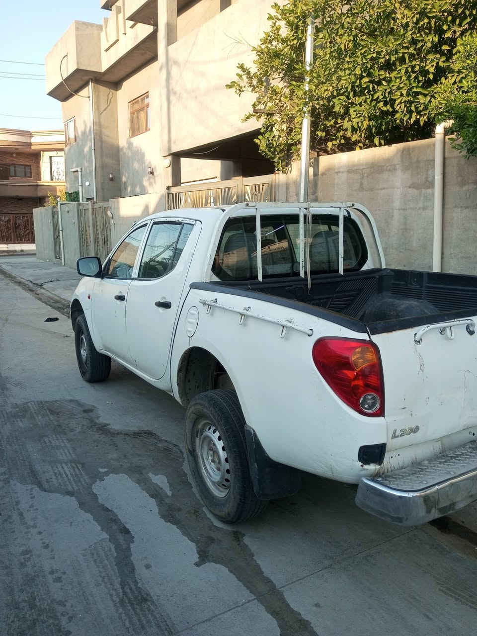 سلام عليكم قذافي للبيع 2009 عالي مكينه بطه الفين ونص كير عادي سياره مكلوبه بس كاعدة رقم اربيل السعر 65 ورقه وبيها مجال  *********** مكاني كركوك
