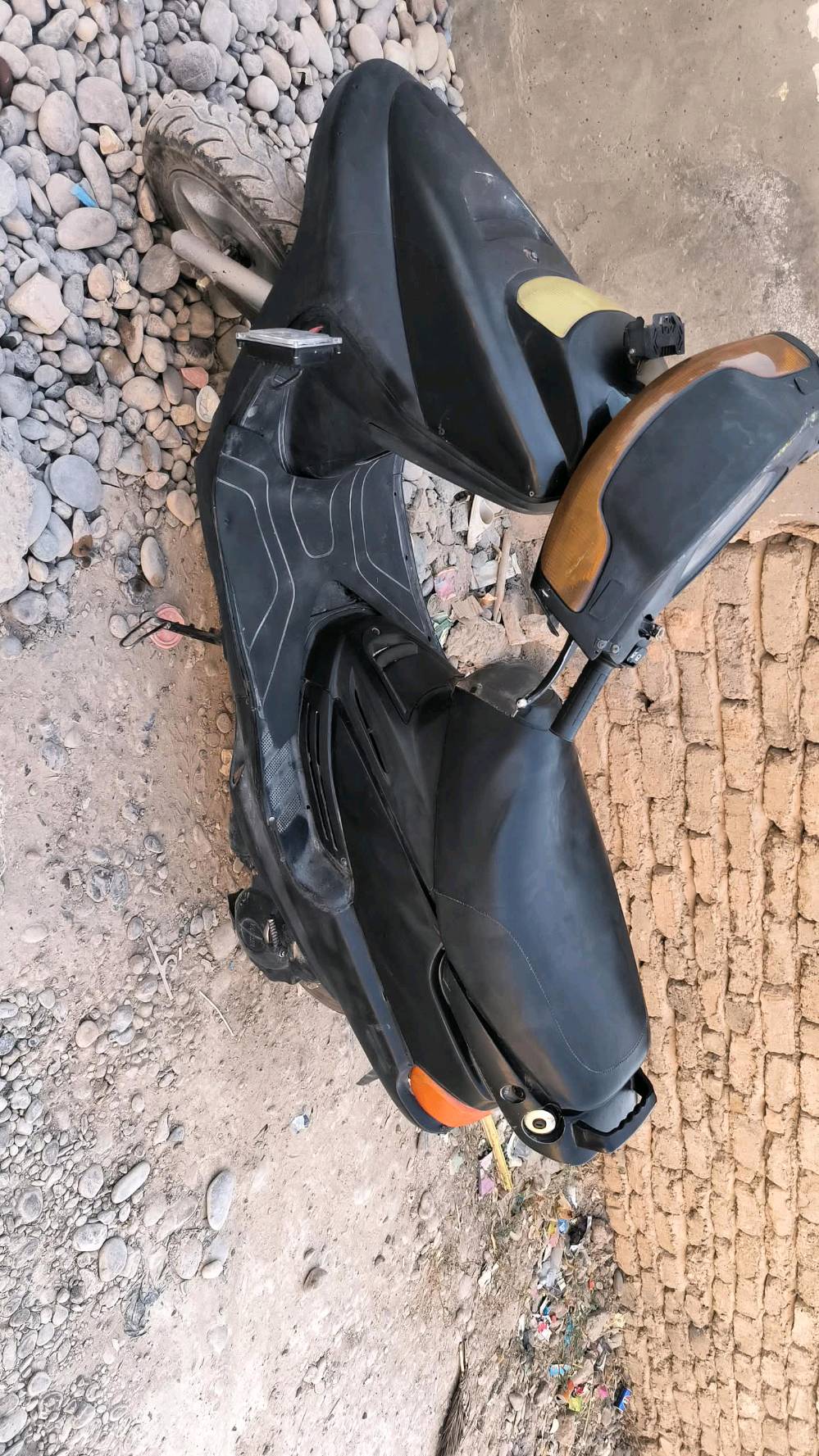يوجد دراجه يباني نضيفه وشغاله هيه و الكهربائيات مالتها تايرات جديد مابيها اي  عطل و سفل شغال دفره شغاله  السعر 220الف وبيها مجال  عبر وتساب ***********  مكاني سامراء