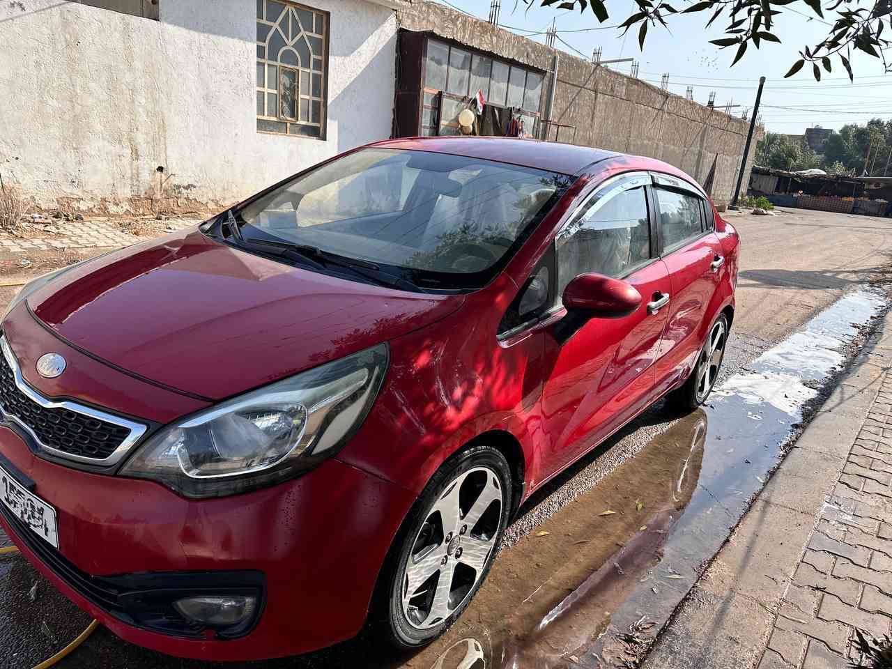 2013 خليجي مشروع وطني
محرك 1600 دوش المرغوب
تبريد ثلج +تدفئه
كير ومحرك مكفول
وضع المحرك ممتاز جدا ناعم بدون اي تبخير 
لاضربه ولا صبغ فقط بارد (جيلاتين بلقماره لوقف الجراد)
بيها تكحيل من جهة عكس السايق
الحداديه عمر 
 نظام ايكو
كير اوتماتيك 
كشنات جلد مغلف 
ستيرن تحكمات كلهن شغالات 
الراديو +ينربط ابلوتوث على الموبايل
الجام تحكمات من  اربع جوانب
المراياات تحكم دكم
ميزة  قفل الجام (للاطفال )
السياره مشروع وطني (مثنى )بأسمي تداور وتجدد باي محافظه 
سنويتها صارلها شهر منتهيه تجديد السنويه يكلف 150 الف حسابها (اني ادفعه ماكو مشكله)
فقط للجناي السياره متعوب عليها ومرتبه
السياره جانيها موظف (مو بياع شره )كل شي بيها بلادي الشركه
سعرها 95
الخاص مفتوح 
***********
واتساب او اتصال
