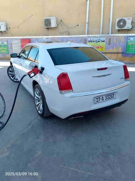 السلام عليكم اخوان أوباما 2016 مرمز 2022
ذي قار باسمي ضربتها جاملغ امامي بدون ارباك وبيها باب كلير 
ماشيه 120 السياره مواصفات C
 بانوراما 
كشنات جلد تدفئه تبريد 
ستيرن كهربائي وتدفئه 
خزن ميموري 
برده خلفيه 
شاشه كبيره 
كاميرا خلفيه 
بصمه 
تشغيل عن بعد 
السياره جاهزه ما بيها نقص 
مكاني ناصريه جبايش 
سعرها 205 وبيها مجال 
***********
