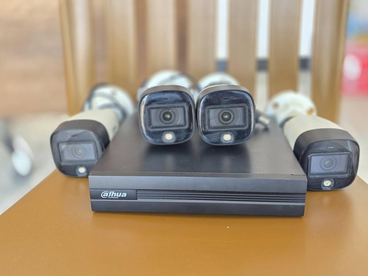 السلام عليكم
متوفر سستم كاميرات تجميع داهوا الاصلي مستخدم دقة 5ميكا .. جهاز من نوع i مع اربع كاميرات ليلي نهاري 5 ميكا 
للتواصل *********** - *********** 
المكان بصره القبلة حي بغداد شارع المكاتب 
يتوفر توصيل داخل البصره و المحافظات
