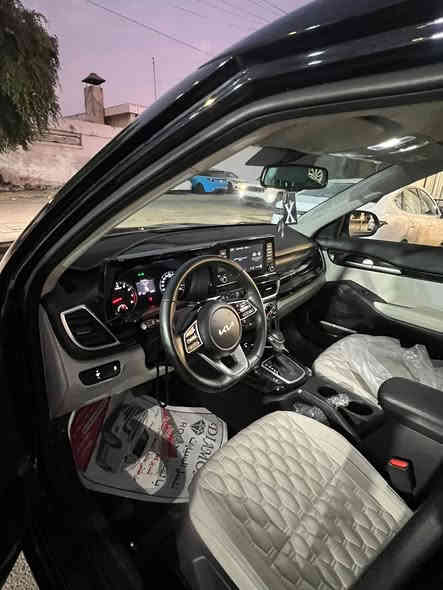 كيا  سيلتيوس 2023
وكالة الدولية 
ماشية 4000 
عنوان زيونة
فول مواصفات 

***********
