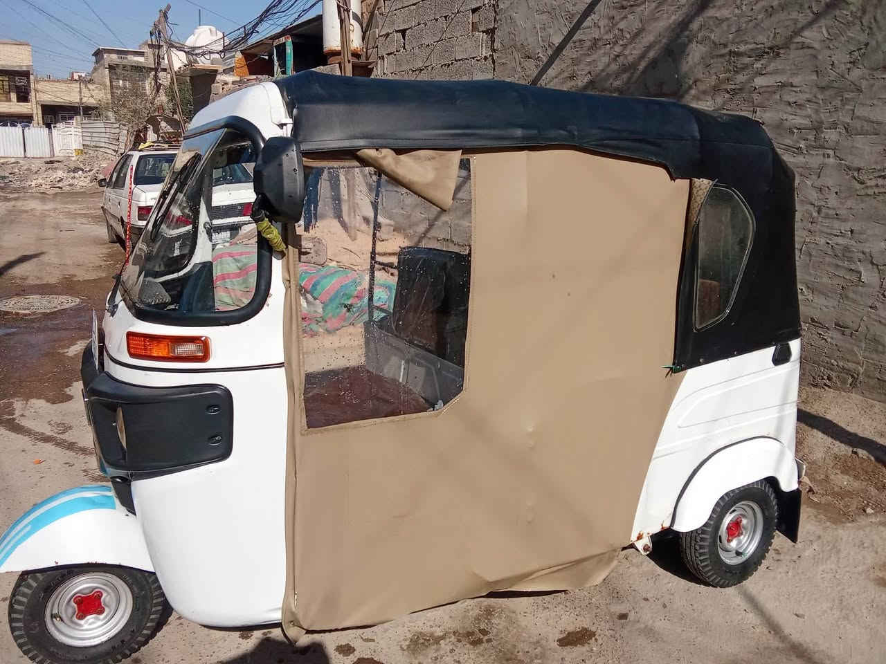 تكتك 22 رقم انكليزي بيه بارد بصفحه ولغد الايسر من جوه بس من جوه قليل معجون بيه ومرشوش سعر 8وميه المكان البياع التراث ***********
