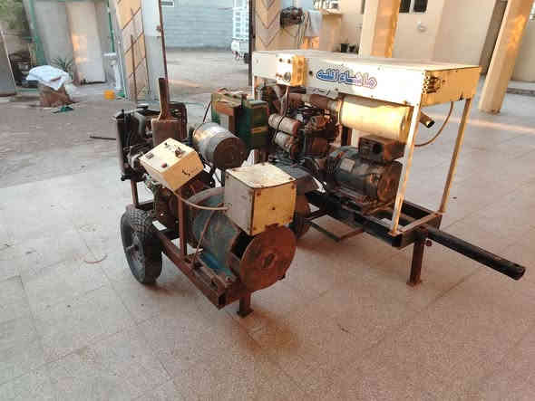 للبيع مولدات ينمر ياباني
واحد ٣بستم ٧،٥ كيفي
ولثاني ٢بستم ٥ كيفي 
٢شغالات
***********
***********
